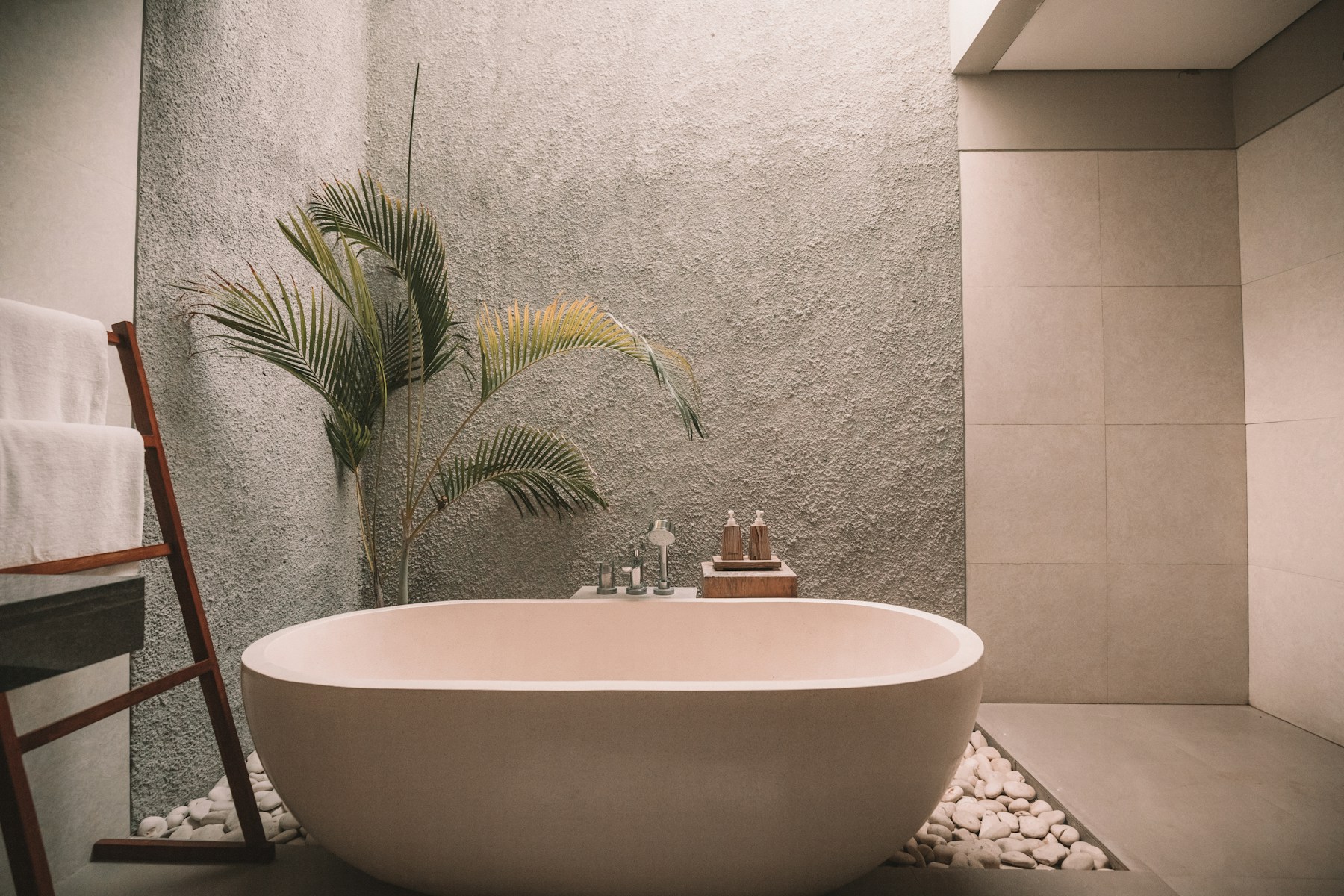 Pine Bath · Soft White Porcelain